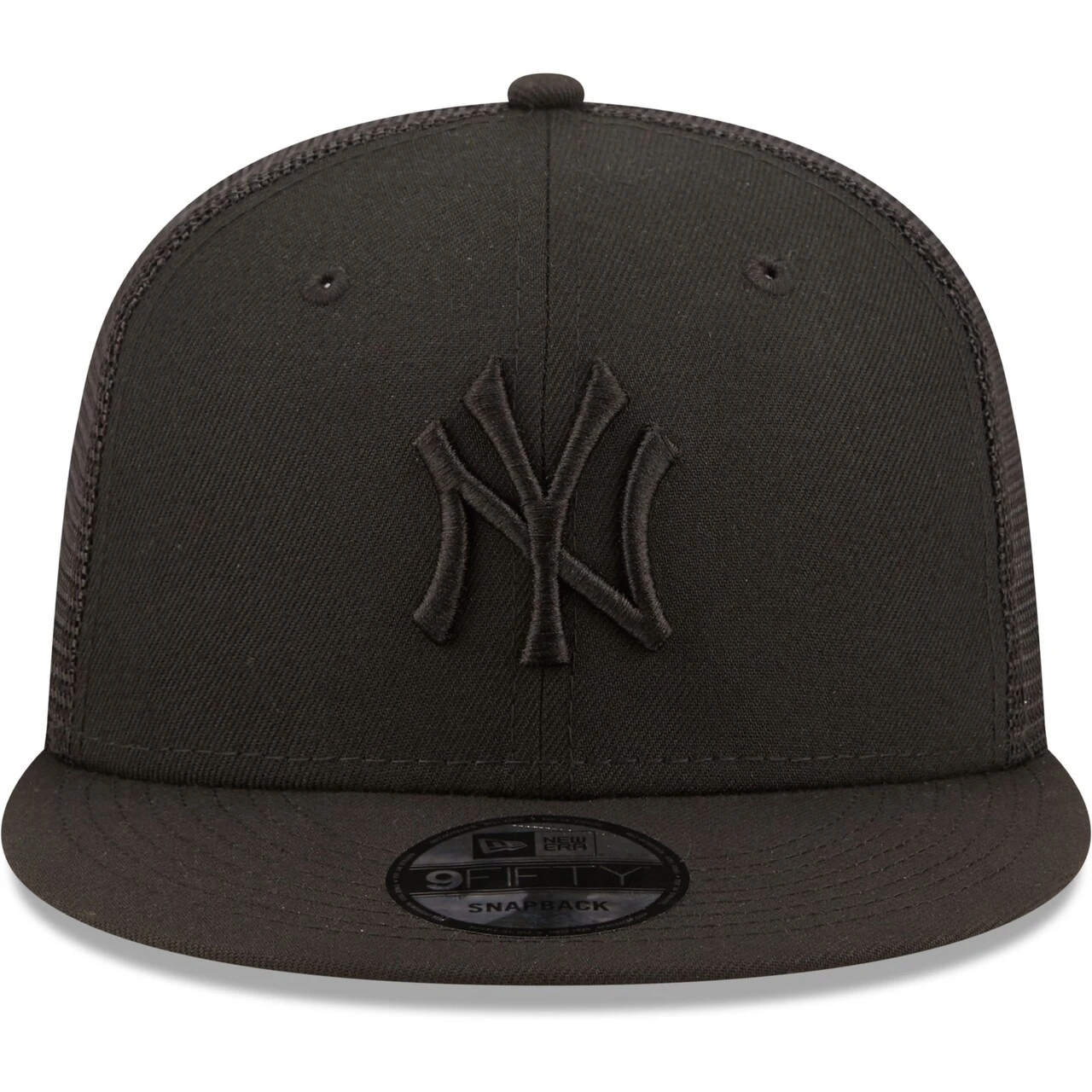 Men's New York Yankees New Era Blackout Trucker 9FIFTY Snapback Hat 2 Men's New York Yankees New Era Blackout Trucker 9FIFTY Snapback Hat - Image 2